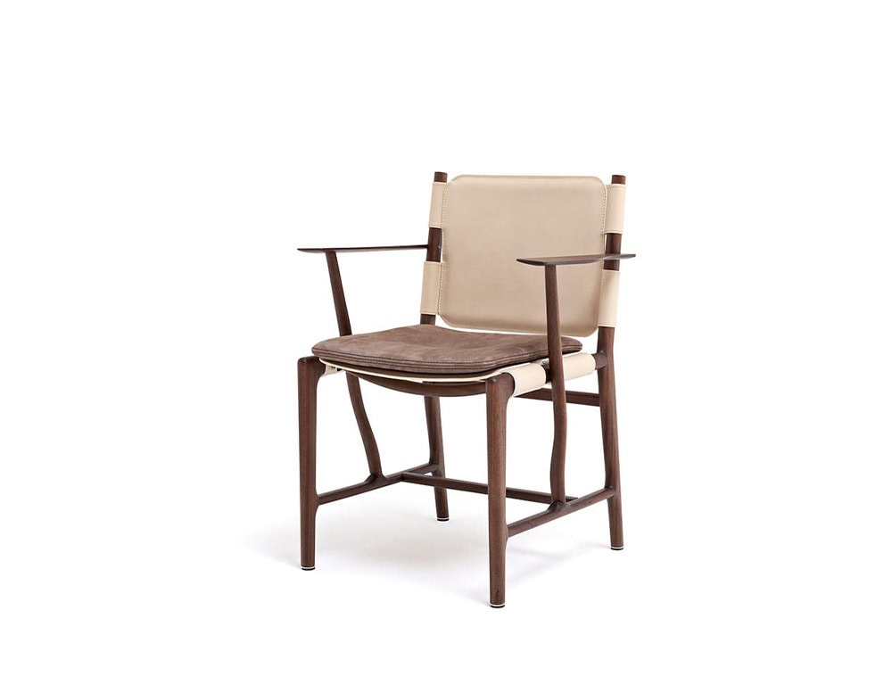 Levante Chair. Structure in brown wood, seat and backrest in white leather with brown cushion on a white background.