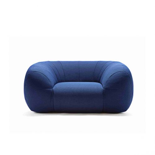 Palau Armchair with armrest and backrest in blue on a white background.
