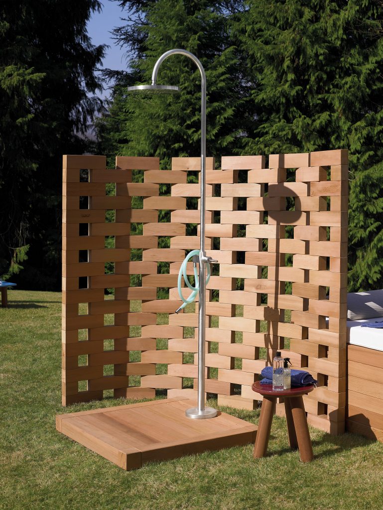 zen screen decorating in wood an outdoor shower