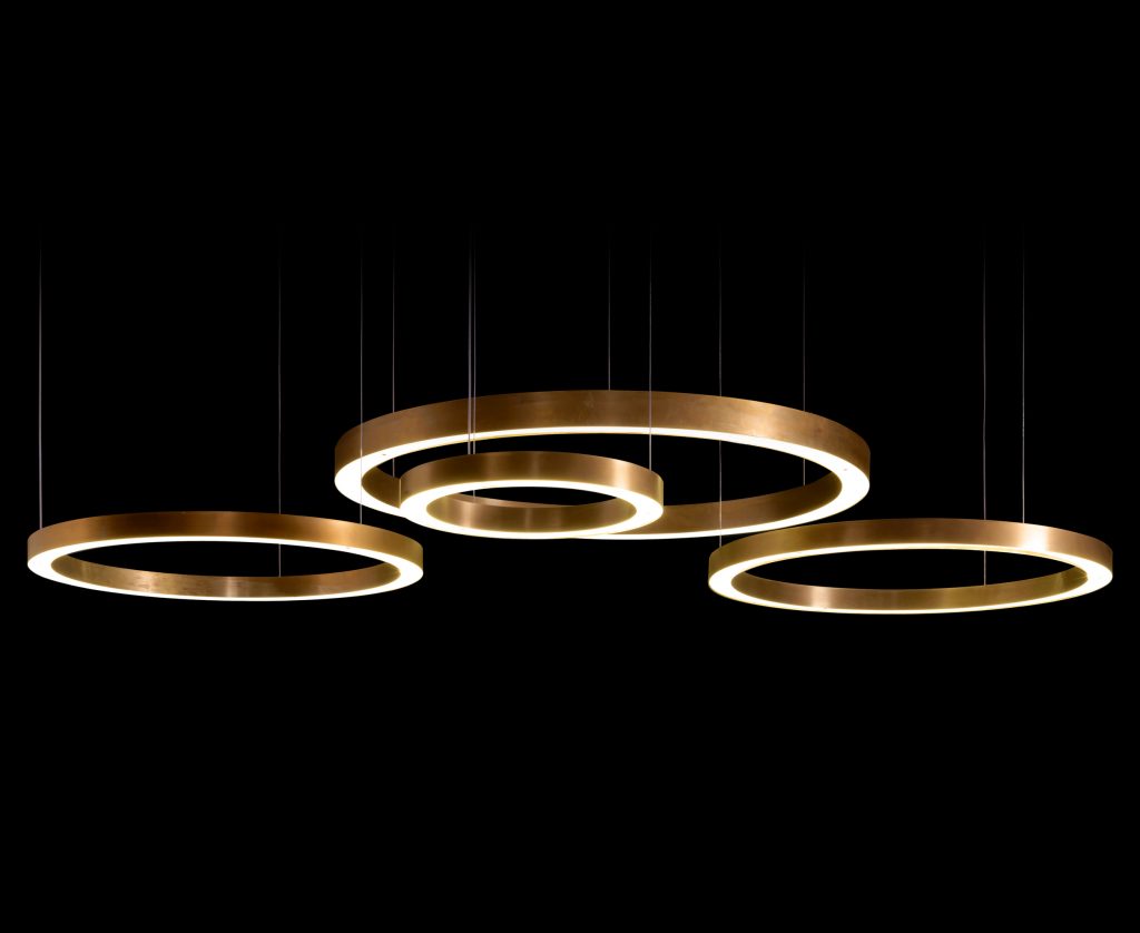 Rings of various sizes and illumination types.