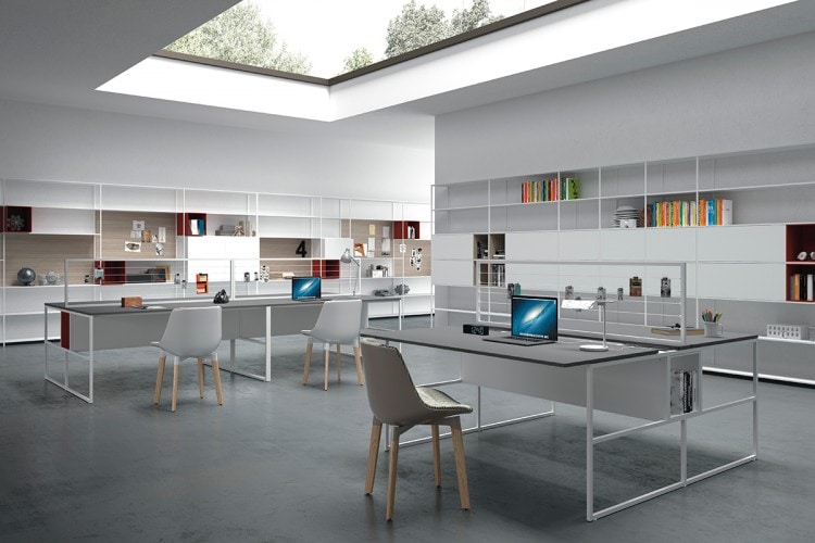 Two 20 Venti workstation, one for two users and one for four users. Tops are made of medium density fibreboard panels in light grey, in has a structural wireway, Steel frame and legs in white and open compartment on a white background.