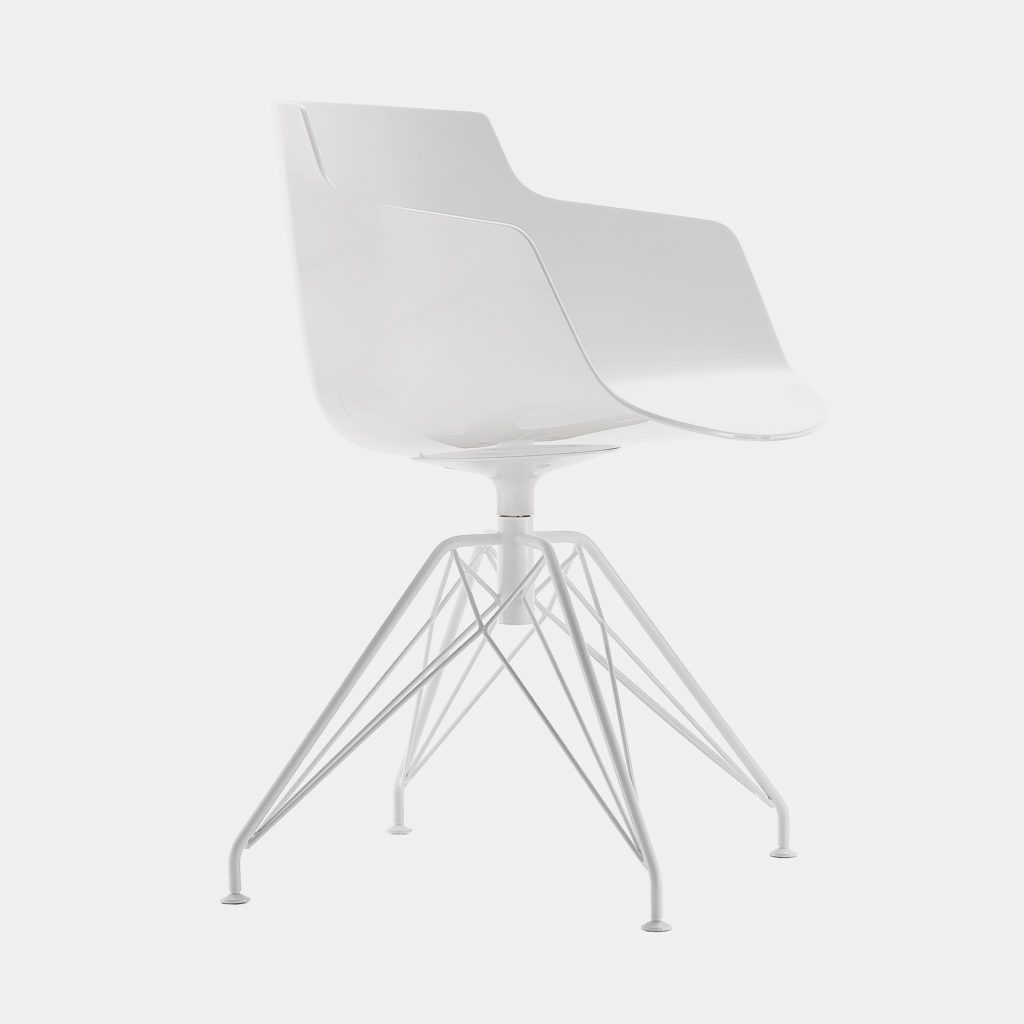 A white flow Slim chair with four-legged LEM on a white background.