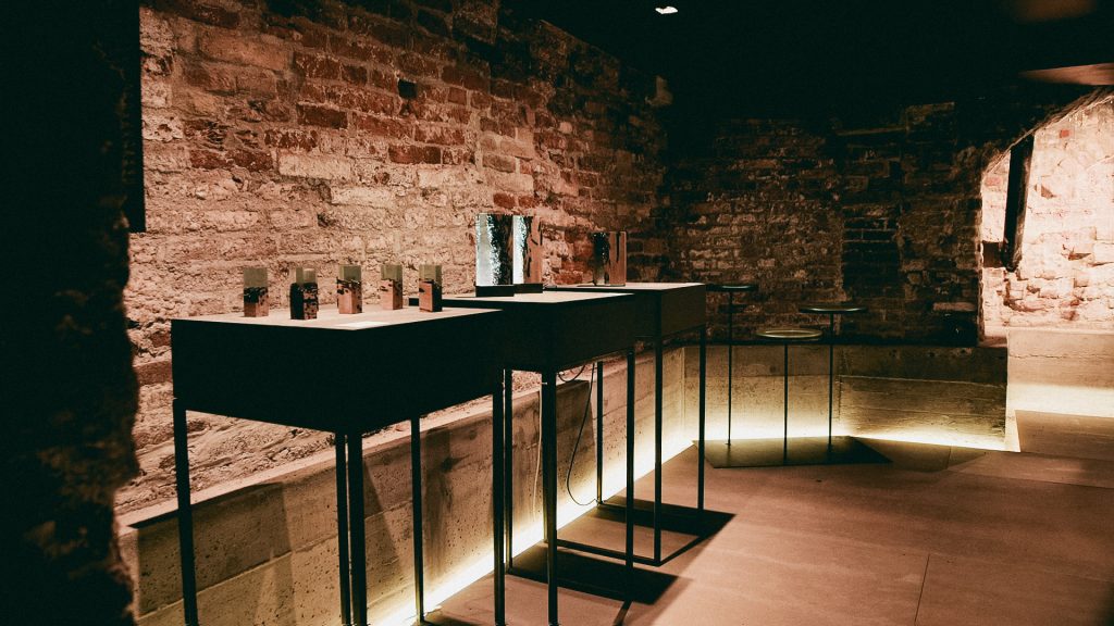 ddc_alc_Brick_Lamp_ambient_1