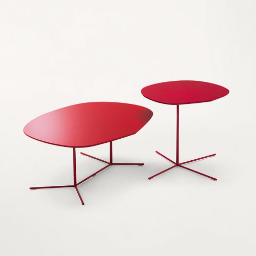 Two red Ivy side tables, base in steel, top in fibreboard on a white background.