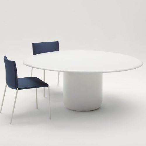Gon Round Table, top and central leg in white steel with two chairs on a white background.