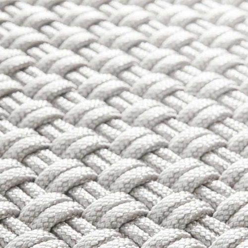 Mat plus rug in white rope yarn.
