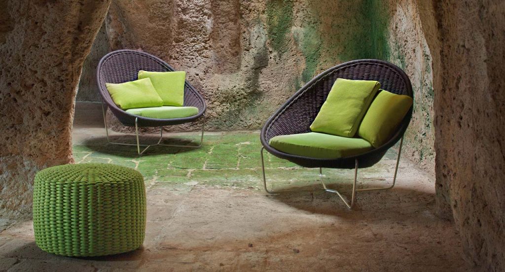 Nido Pouf, upholstery of green rope cord in a living room.