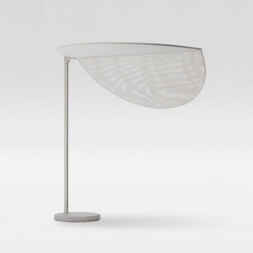 White Ombra sunshade top made of two polyester semi circles, leg in aluminum on a white background.