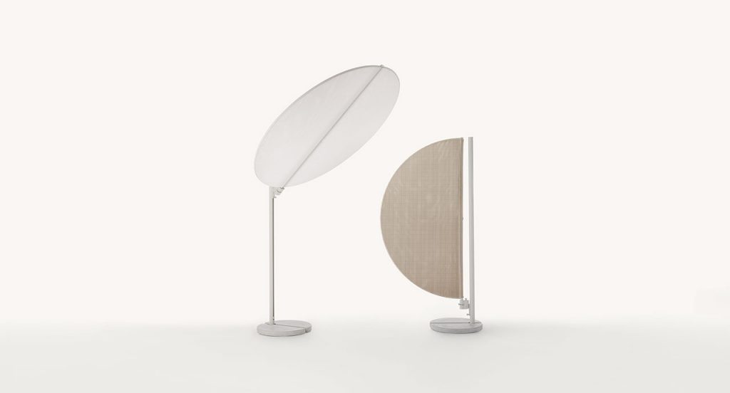 Two Ombra sunshades top made of two polyester semi circles, leg in aluminum. Left in white, right in beige on a white background.