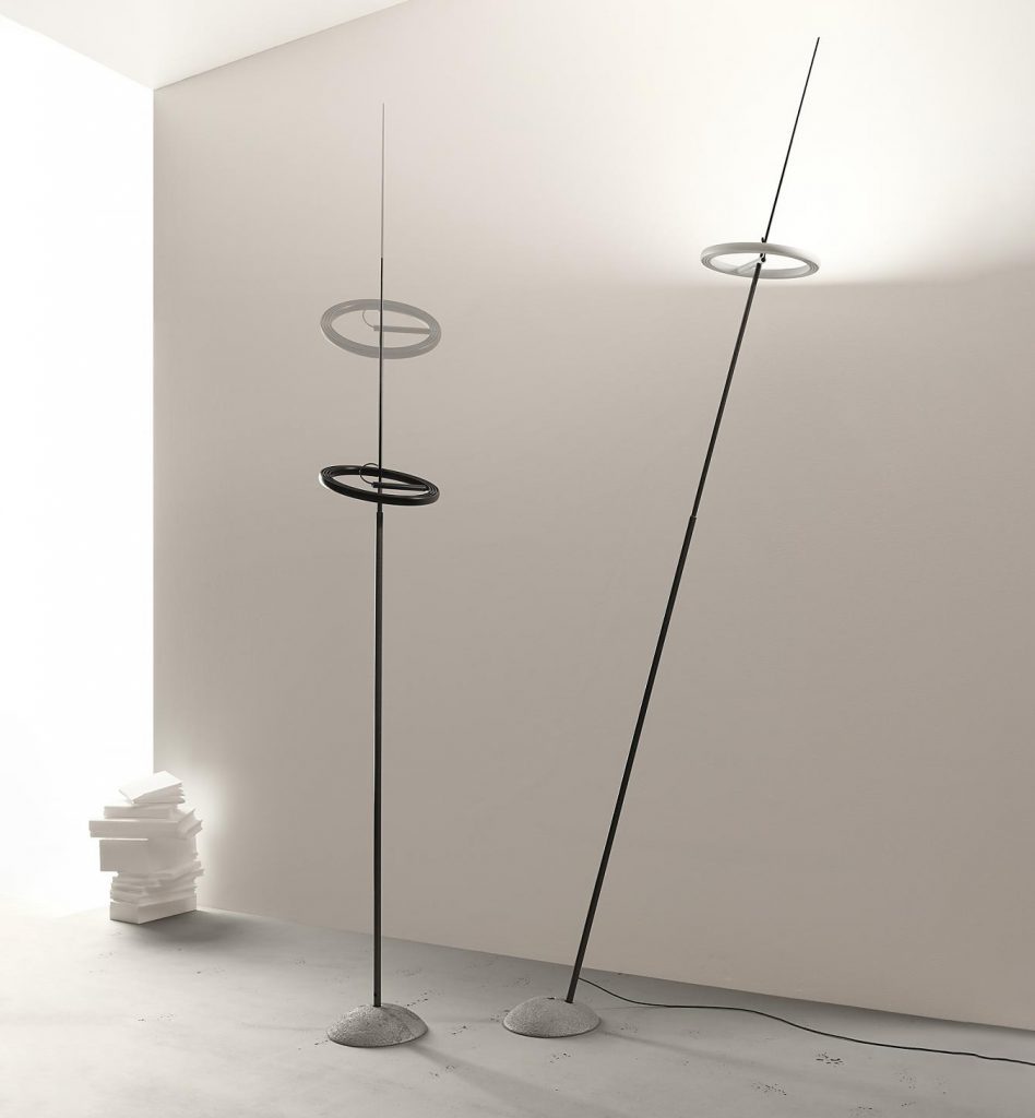 A white room with two Ringelpietz lamps