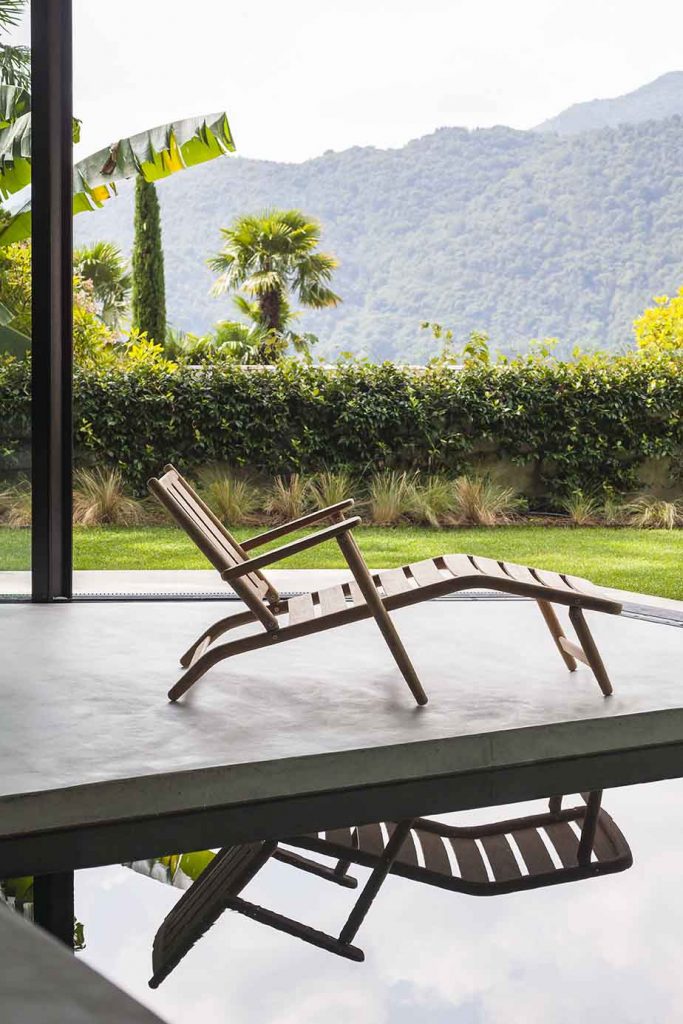 The range clearance chaise longue