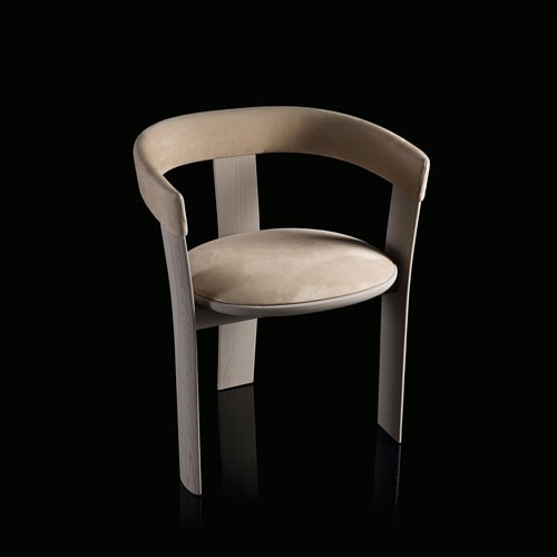Beige Noce Chair, structure and three legs in wood. Padded seat and backrest with leather on a black background.