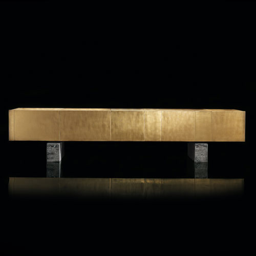 Slim Side sideboard. Structure, base and four doors finished in brass, internal brown wood on a black background.