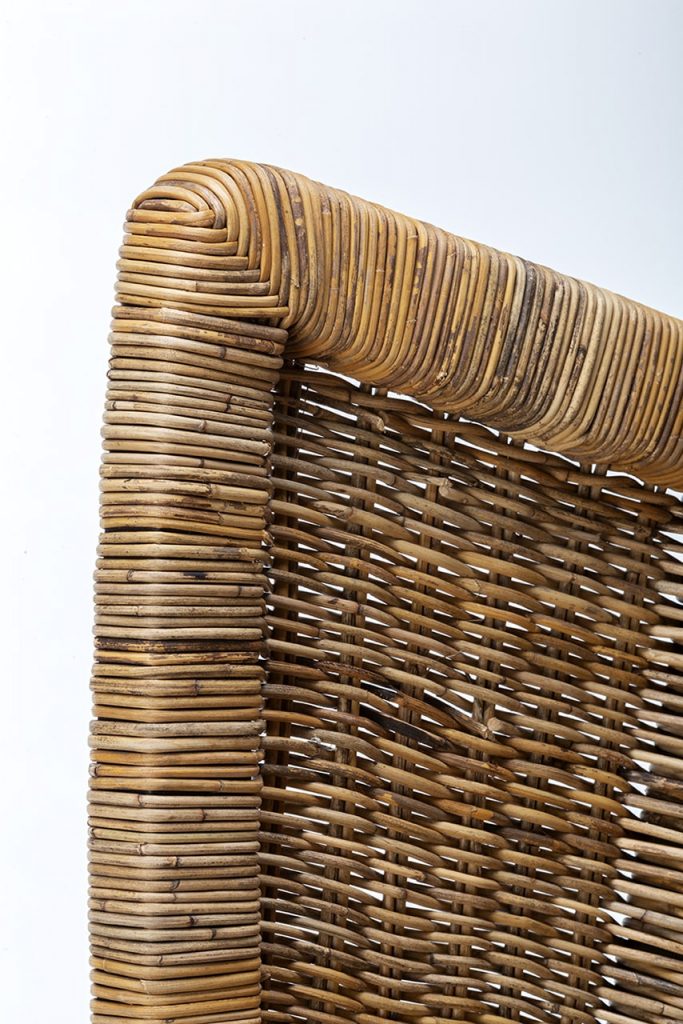 chair with entrecocidso by hand on a white background