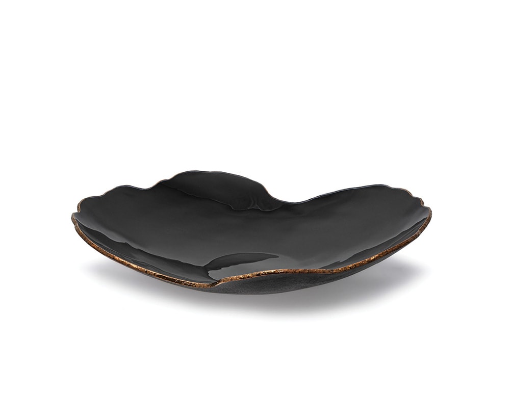 bowl made of Regina glass bowl in a shiny black shade.