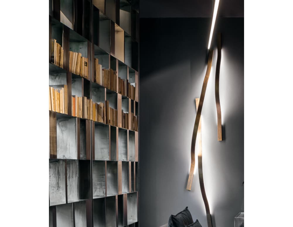 Three ribbon-shaped wall lamps in bronce burnished brass finish