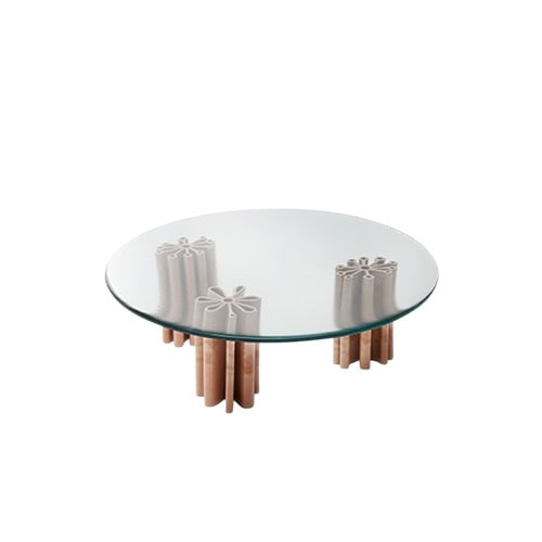 This elegant side table combines a clear glass surface with intricate wooden bases shaped like stylized blooms, creating a striking and unique centerpiece.