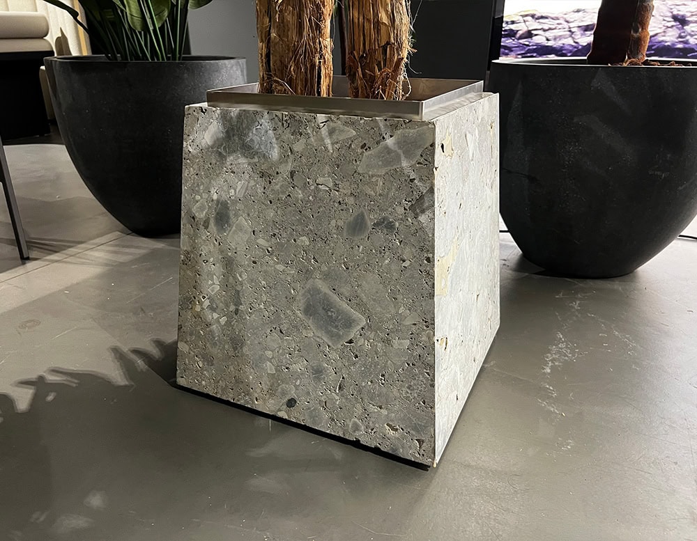 disp_Ext_10th_Vase_A_Accessories_003