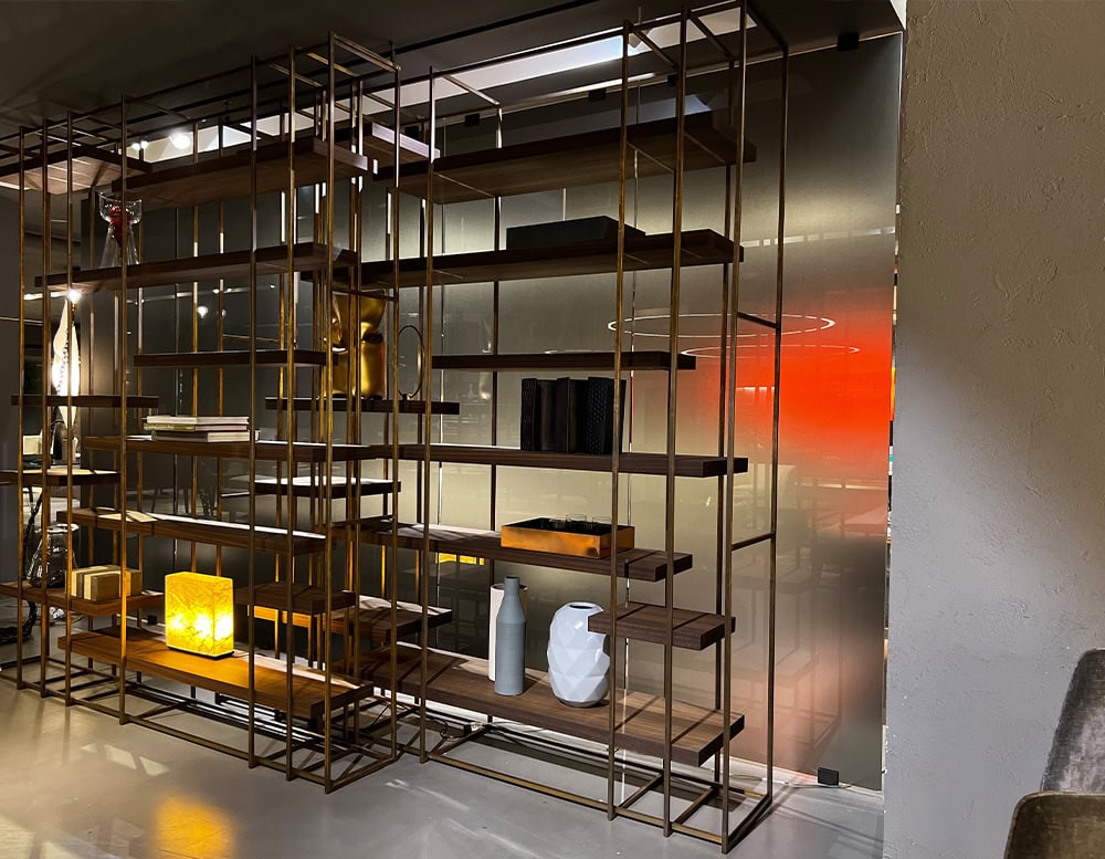 disp_Hen_Cage_B_Bookcase_Big_002
