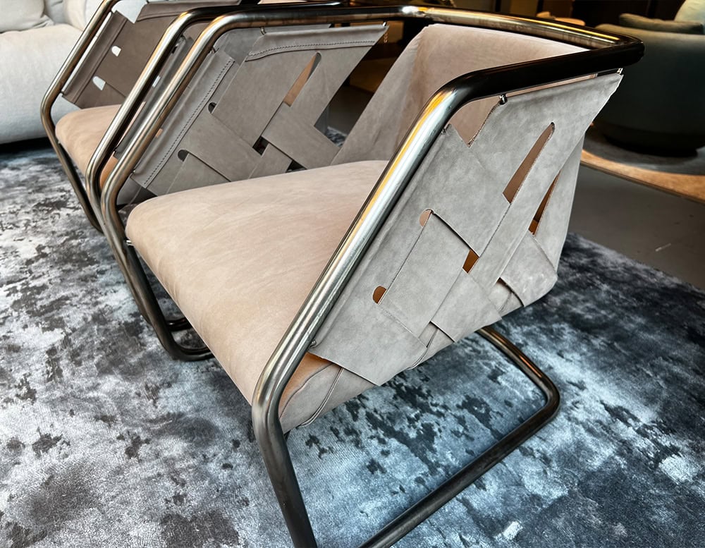disp_Hen_Strip_Lounge_Chair_005