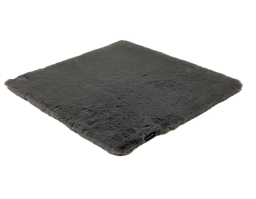 The Kymo Urban Soul Rug in grey offers a plush texture and elegant matte appearance, bringing understated luxury and comfort to any modern living space.