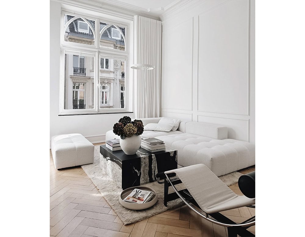 The Kymo Urban Soul Rug adds softness and texture to contemporary interiors. Its plush surface and subtle sheen complement minimalist spaces, creating a cozy yet refined atmosphere ideal for modern living.