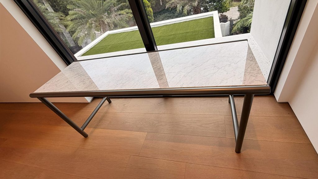 Iko Desk