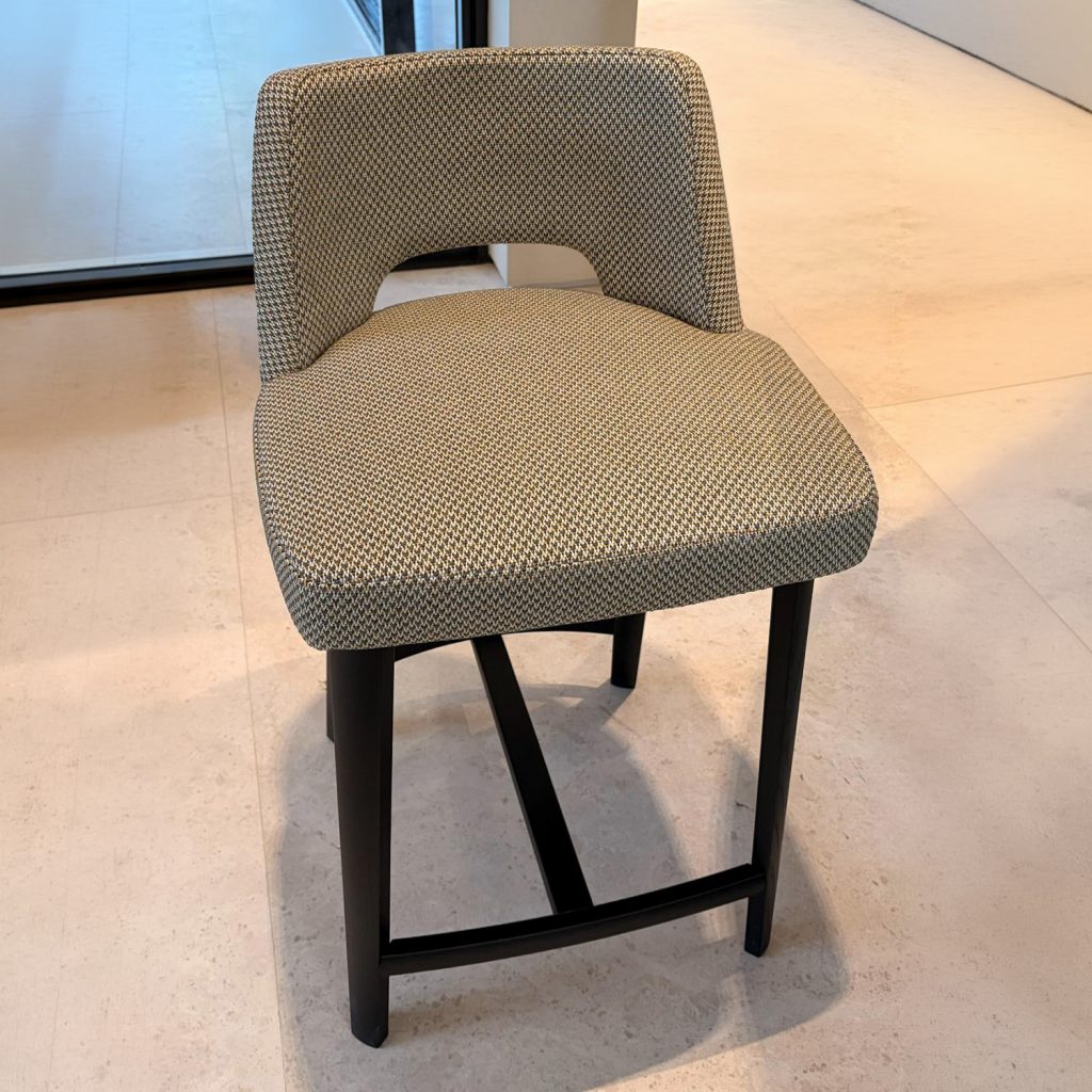 Thea Barstool